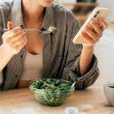 O uso das mídias sociais aumenta o risco de problemas de autoimagem e transtornos alimentares - iStock