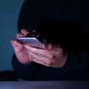 Risco de fotos compartilhadas pela internet "vazarem" é real - iStock