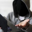 Na maioria das vezes, o perpetrador da sextorsão é um ex parceiro - iStock