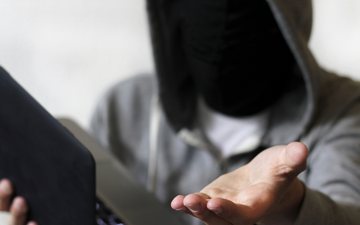 Na maioria das vezes, o perpetrador da sextorsão é um ex parceiro - iStock