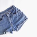 Ele diz ter ejaculado no short dela - iStock