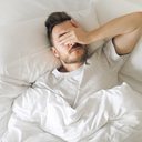 Conhecido como polução noturna, esse fenômeno ocorre normalmente à noite, durante as fases de sono REM - iStock