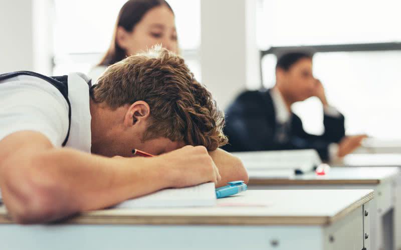 Jovens de classes sociais mais altas têm melhor qualidade do sono, segundo a pesquisa - iStock