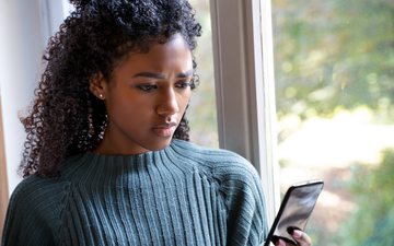 Existe lei que pune pessoas que perseguem as outras pela internet - iStock
