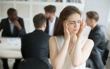 Algumas pessoas podem ser mais sensíveis ao excesso de estímulos sensoriais e mentais - iStock