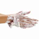 Seguidor conta que tem medo de contaminar outras pessoas, por isso passa horas lavando as mãos - iStock