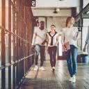 As diretrizes atuais recomendam que os adultos “sentem-se menos, e movam-se mais” - iStock