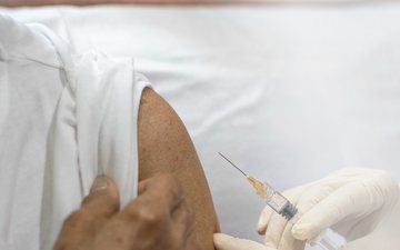 Experimento indicou que a vacinação reduziu o risco de demência em 20% - iStock