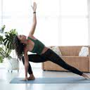 Hatha é um dos estilos mais populares de yoga e une exercícios de respiração, posturas e descanso - iStock