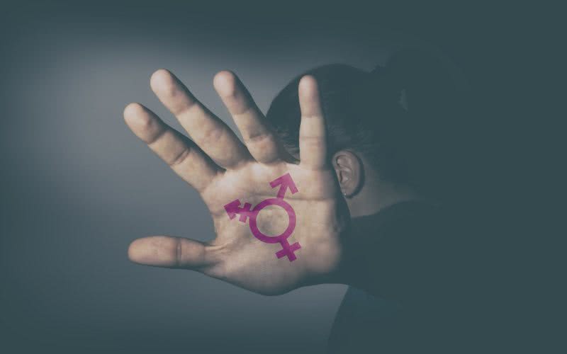 Vários estudos já mostraram que adolescentes transgêneros são uma população com risco aumentado de suicídio - Freepik