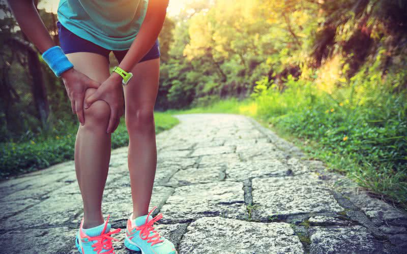 A Síndrome do Trato Iliotibial é uma inflamação que causa dor na lateral do joelho - iStock