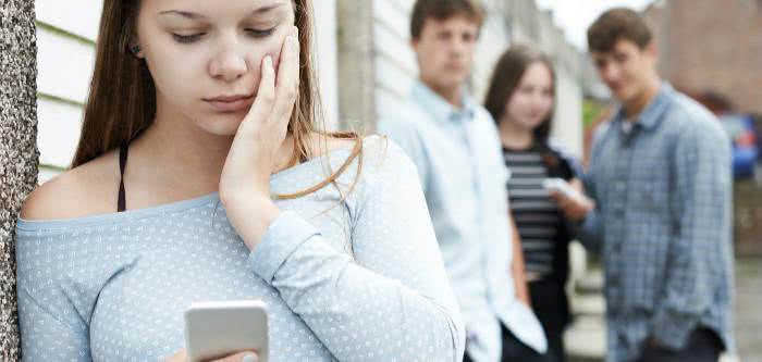 Imagem Vítima e vilão no cyberbullying são mais propensos a automutilação
