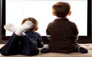 Imagem Excesso de TV aos 2,5 anos pode aumentar o risco de sofrer bullying