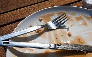 Imagem Pesquisa mostra que a maioria das pessoas limpa o prato (menos as crianças)