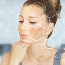 O aparecimento das manchas ocorre pelo aumento da atividade de células produtoras de pigmento - iStock