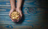 Mix de nuts, batata-doce chips e bolinhas de energia: conheça os melhores snacks saudáveis - iStock