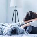 Em geral, meninas e mulheres são mais sensíveis aos estressores interpessoais - iStock