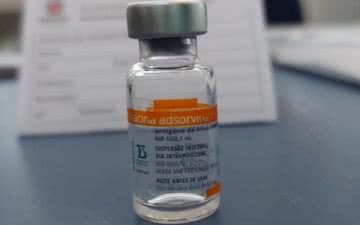 Ampola da vacina do Butantan e da Sinovac, que começou a ser aplicada esta semana - Victor Rodrigues